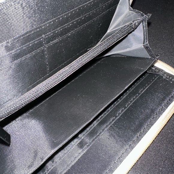 Elegant Cream Textured Wristlet - Picture 2 of 2